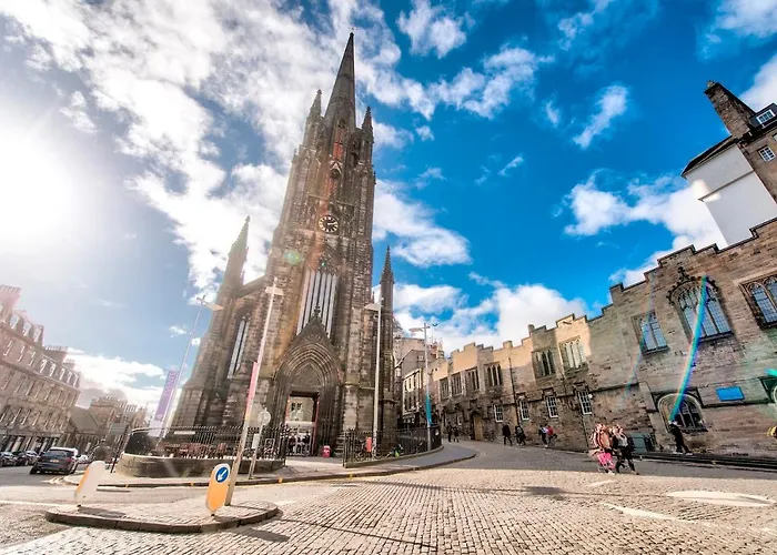 Pass The Keys Modern 3 Bed Flat On The Historic Royal Mile